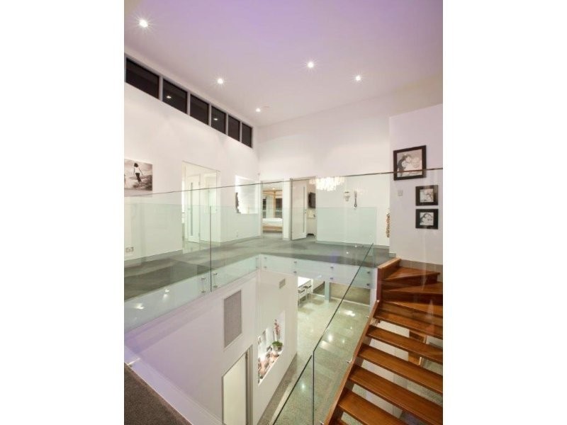 5008 Riverwood Grove, Benowa QLD 4217