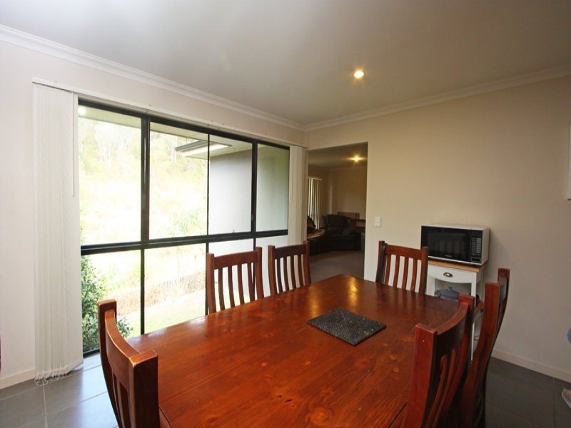 14 Lambert Dr, Maudsland QLD 4210