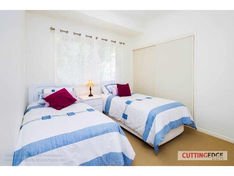 36 Gerard Street, Pacific Pines QLD 4211