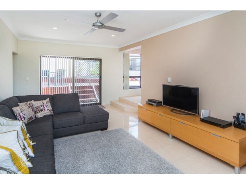 12 Preston Pl, Helensvale QLD 4212