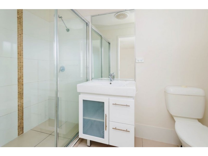 1/17 Willunga, Pacific Pines QLD 4211