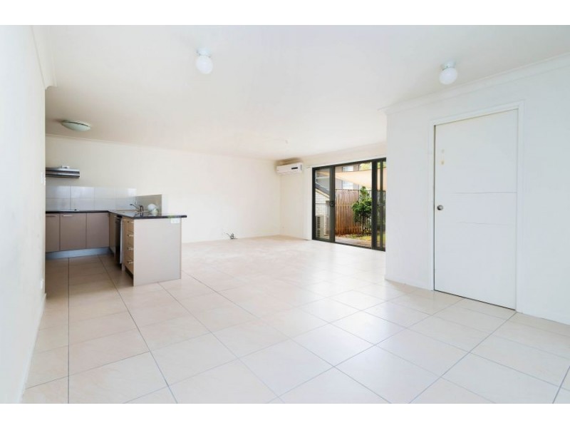 1/17 Willunga, Pacific Pines QLD 4211