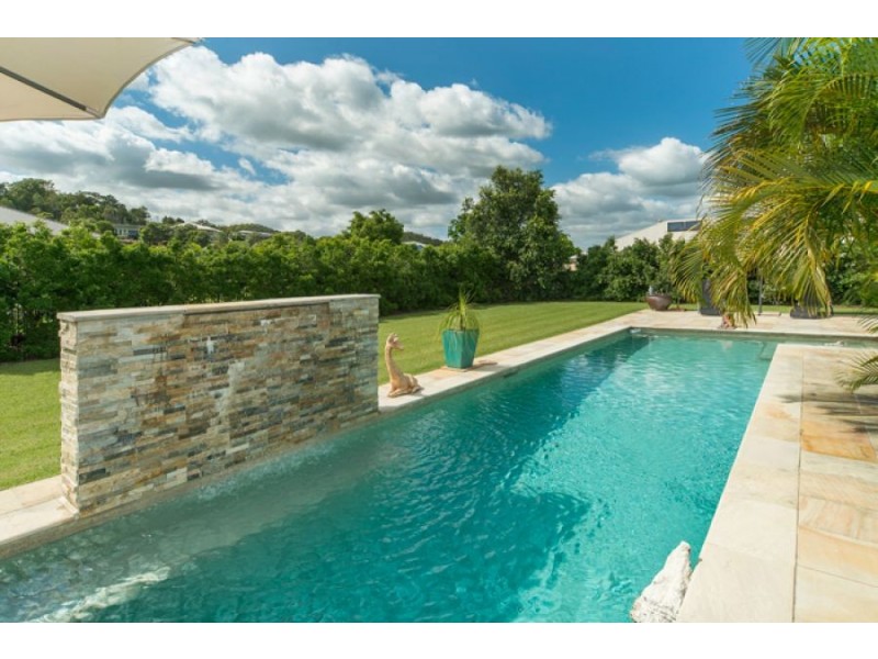 4 Lagoon Park Drive, Maudsland QLD 4210