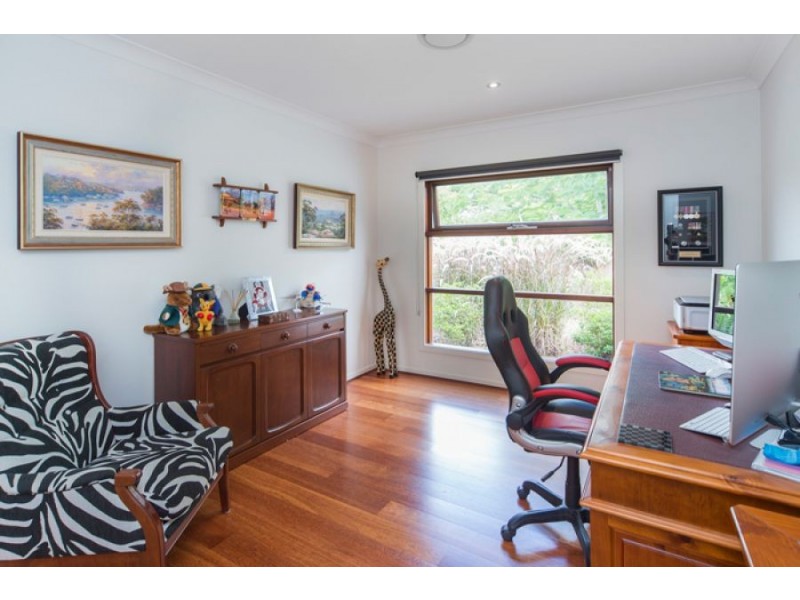4 Lagoon Park Drive, Maudsland QLD 4210
