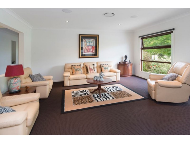 4 Lagoon Park Drive, Maudsland QLD 4210
