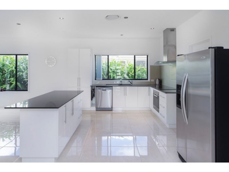 46 SALVADO DR, Pacific Pines QLD 4211