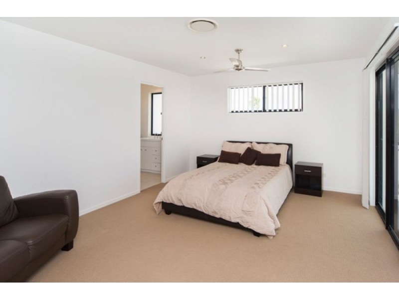 46 SALVADO DR, Pacific Pines QLD 4211