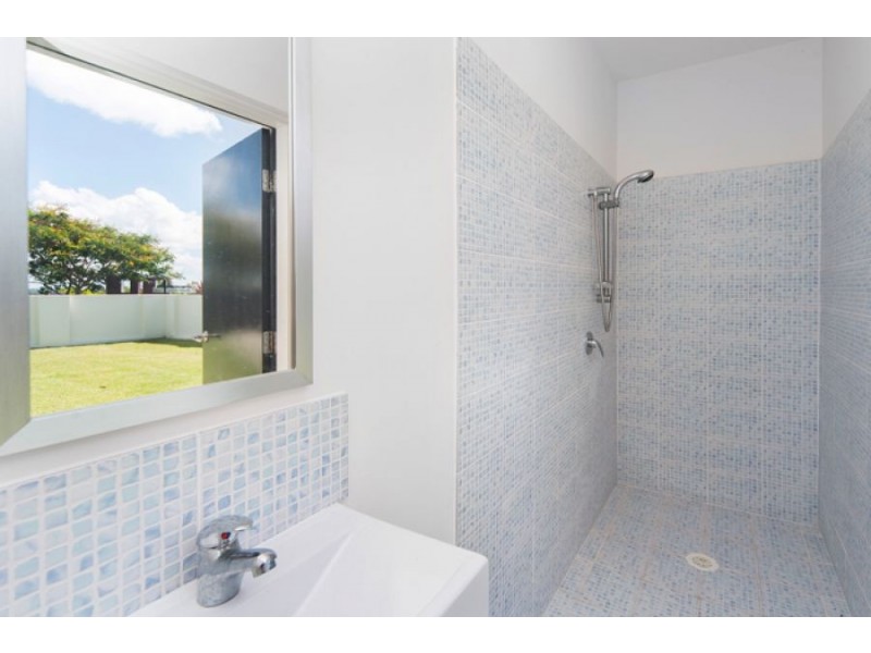 46 SALVADO DR, Pacific Pines QLD 4211