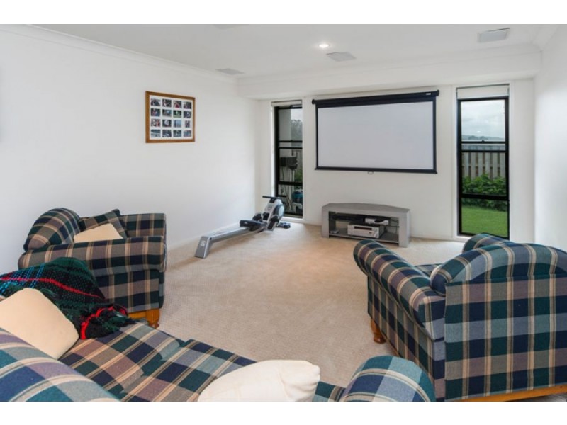 12 Osmond Court, Pacific Pines QLD 4211