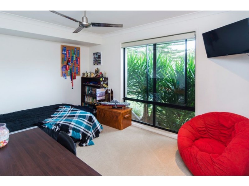12 Osmond Court, Pacific Pines QLD 4211