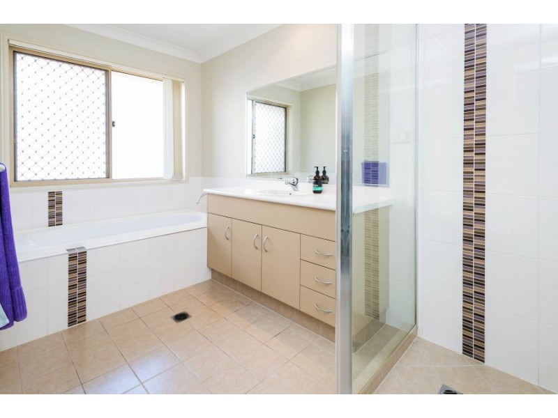 10 Witheren Cct, Pacific Pines QLD 4211