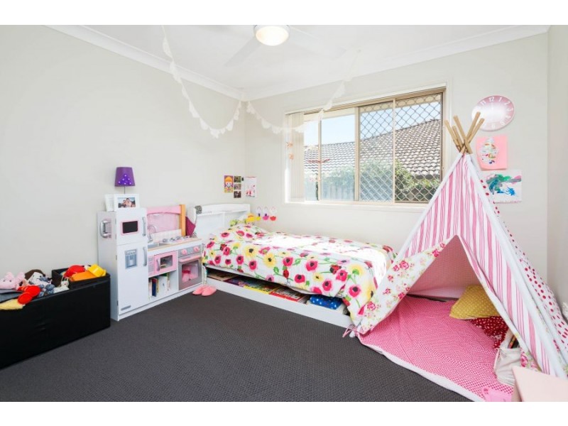 10 Witheren Cct, Pacific Pines QLD 4211