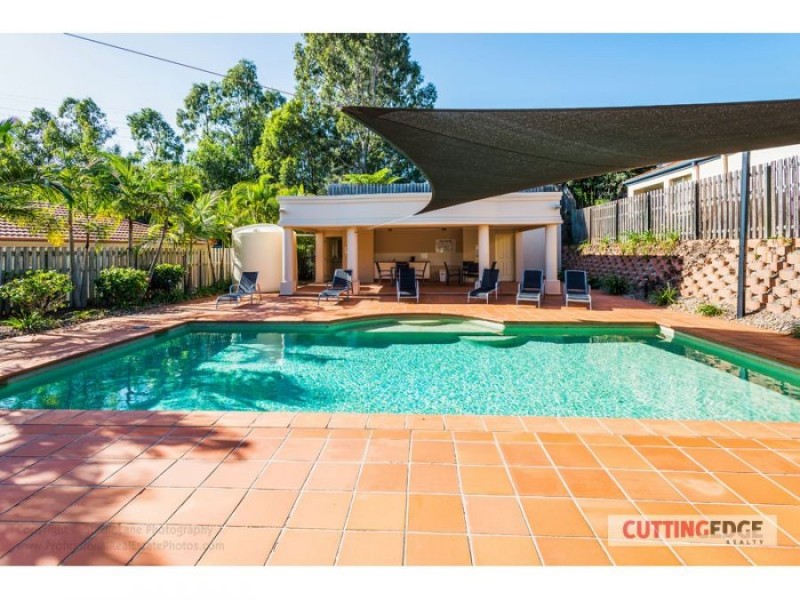 16/1 STUDIO DR, Pacific Pines QLD 4211