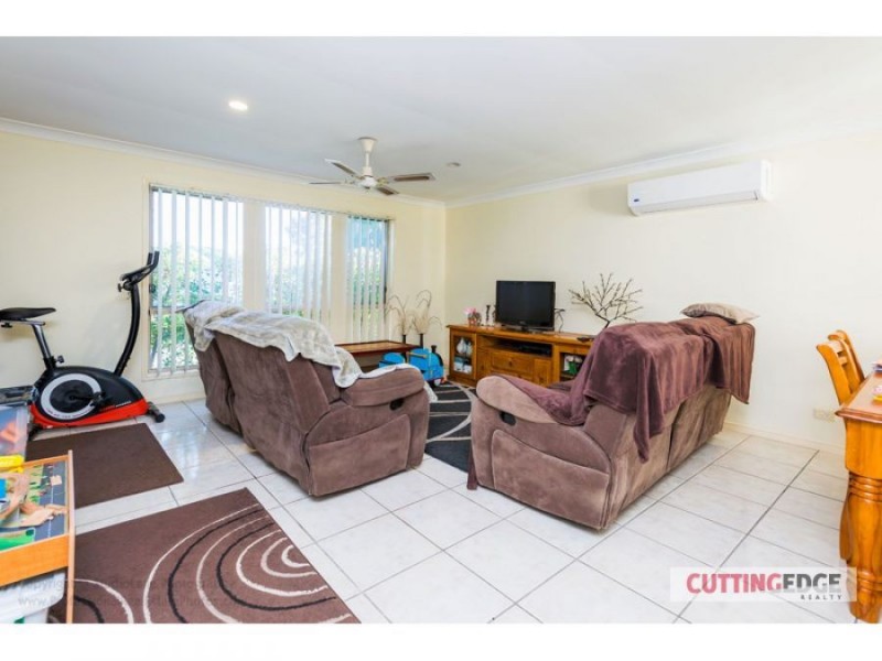 16/1 STUDIO DR, Pacific Pines QLD 4211