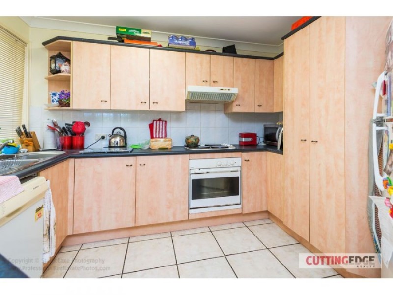 16/1 STUDIO DR, Pacific Pines QLD 4211