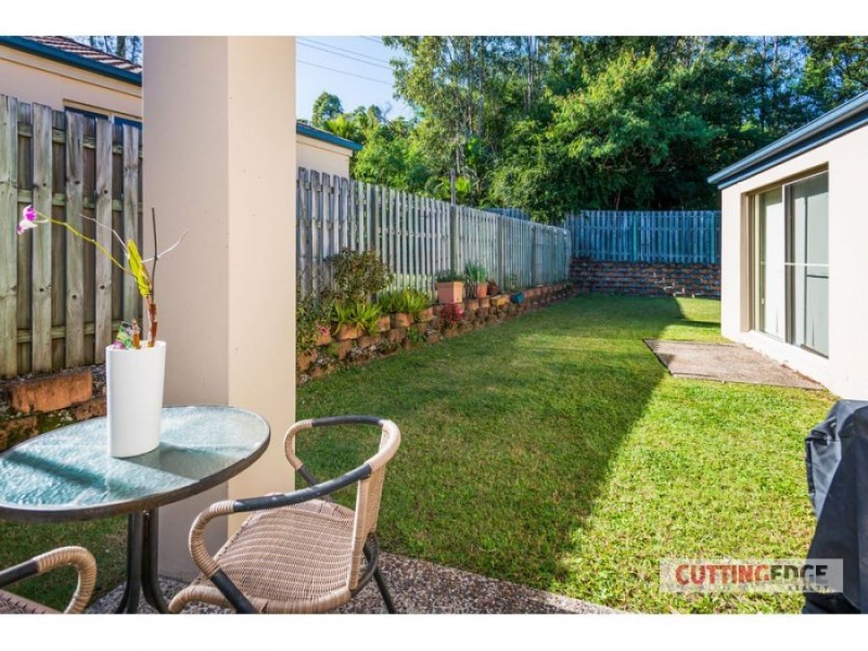 16/1 STUDIO DR, Pacific Pines QLD 4211