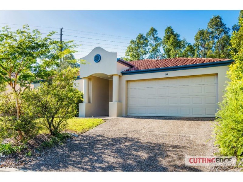 16/1 STUDIO DR, Pacific Pines QLD 4211