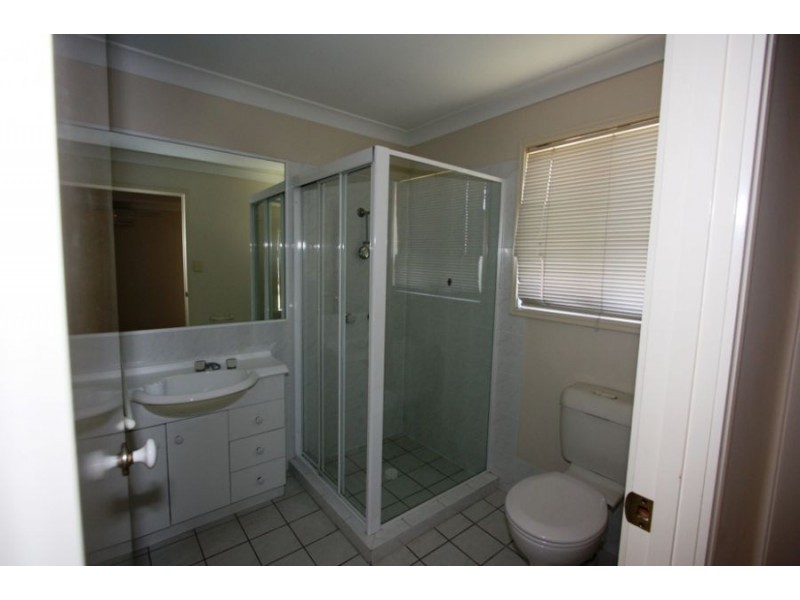 16/1 STUDIO DR, Pacific Pines QLD 4211