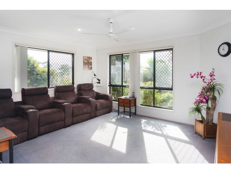 50 CODRINGTON CIRC, Pacific Pines QLD 4211