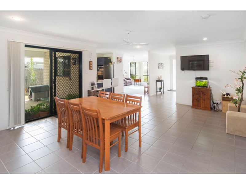 50 CODRINGTON CIRC, Pacific Pines QLD 4211