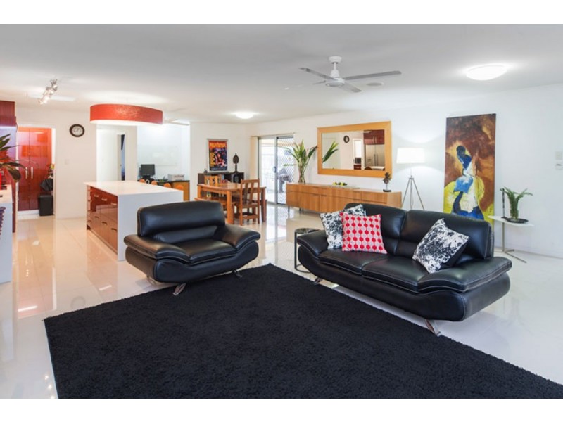 49 Clam Street, Runaway Bay QLD 4216