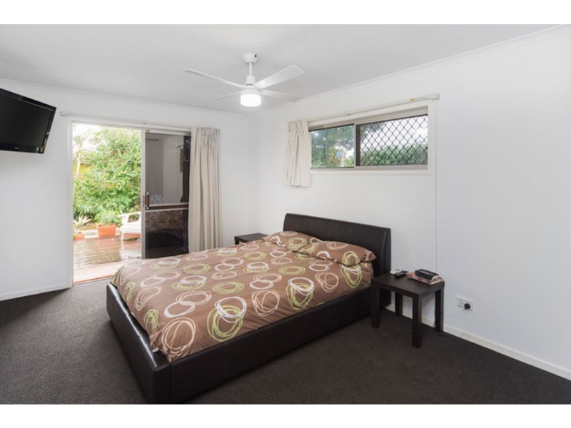 49 Clam Street, Runaway Bay QLD 4216