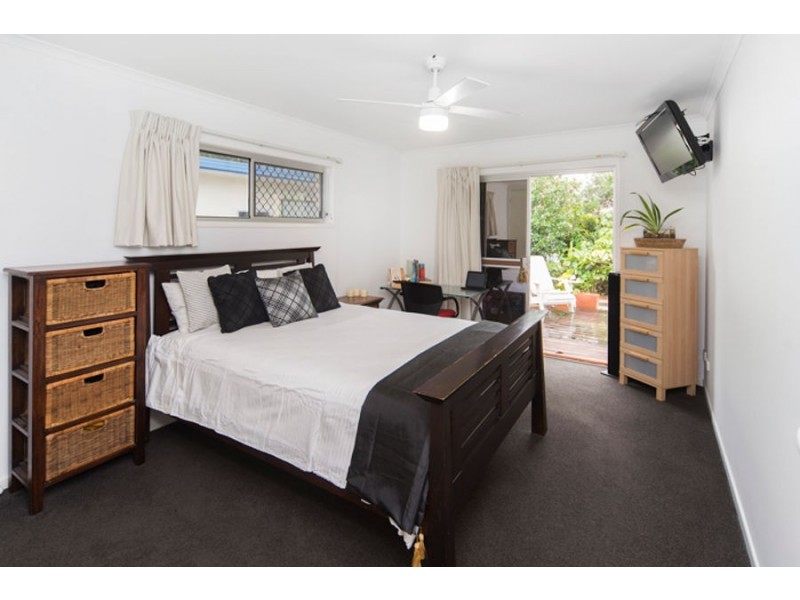 49 Clam Street, Runaway Bay QLD 4216