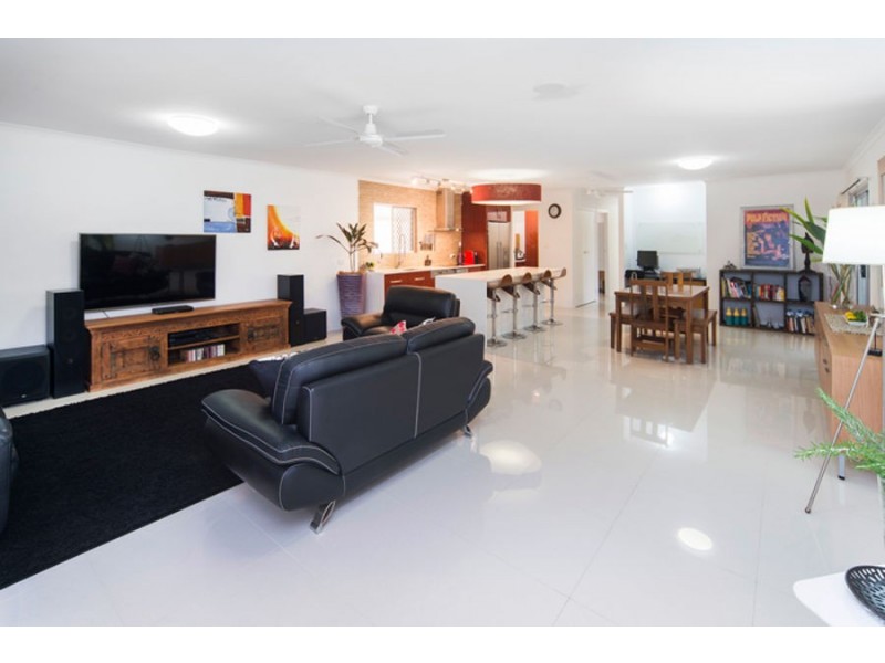 49 Clam Street, Runaway Bay QLD 4216