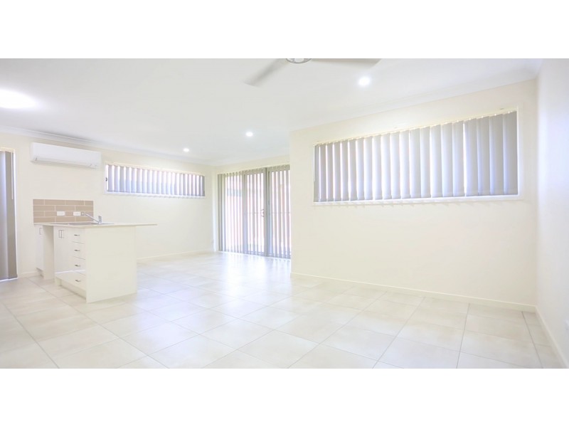 12 Fountain Street, Pimpama QLD 4209