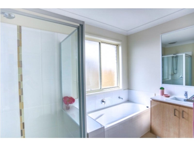 16 Camelot Street, Coomera QLD 4209