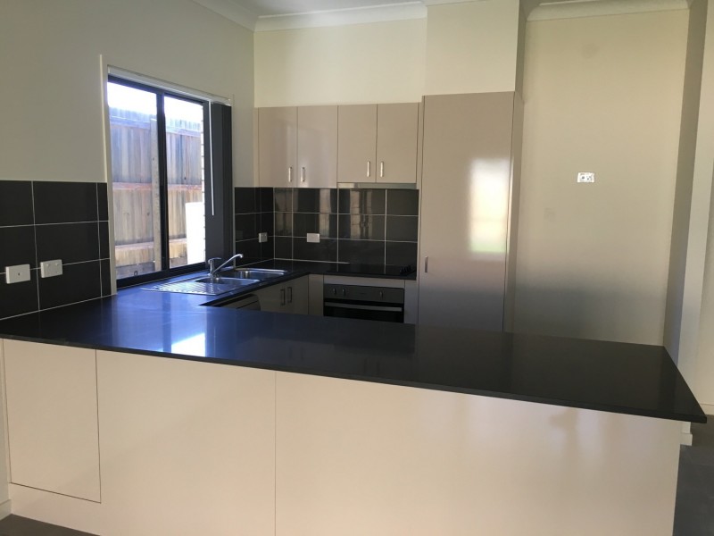 30 Percy Earl Crescent, Pimpama QLD 4209