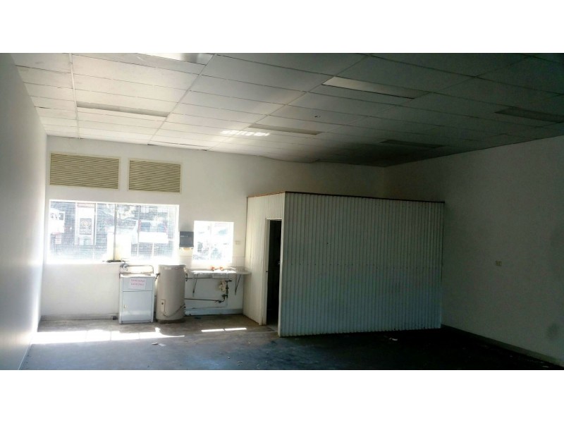 Shop 1/11 Pine Mountain Road, Ipswich QLD 4305