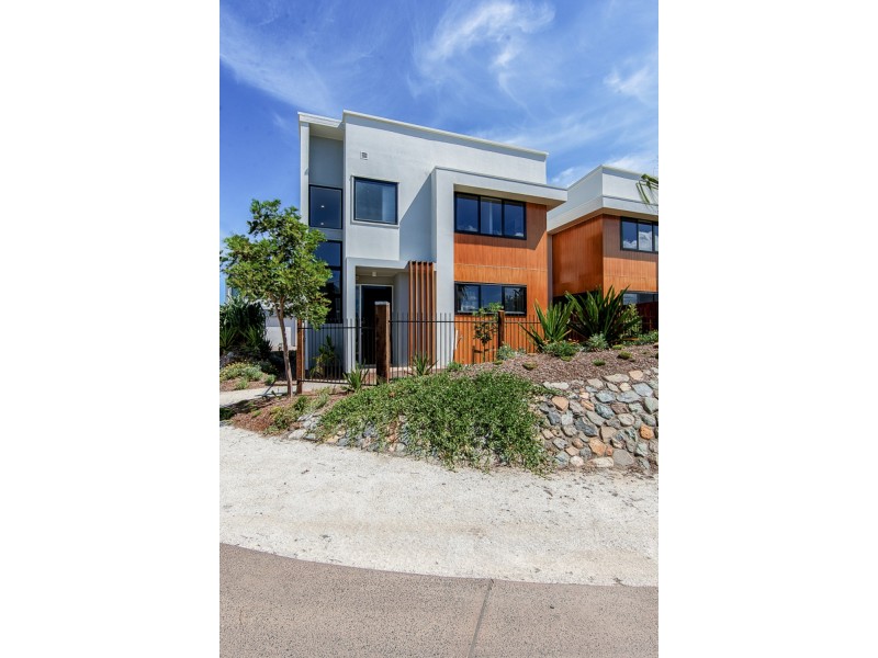 6 Capri Court, Hope Island QLD 4212