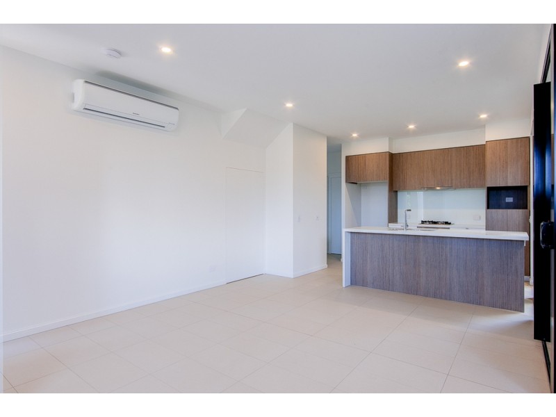 6 Capri Court, Hope Island QLD 4212