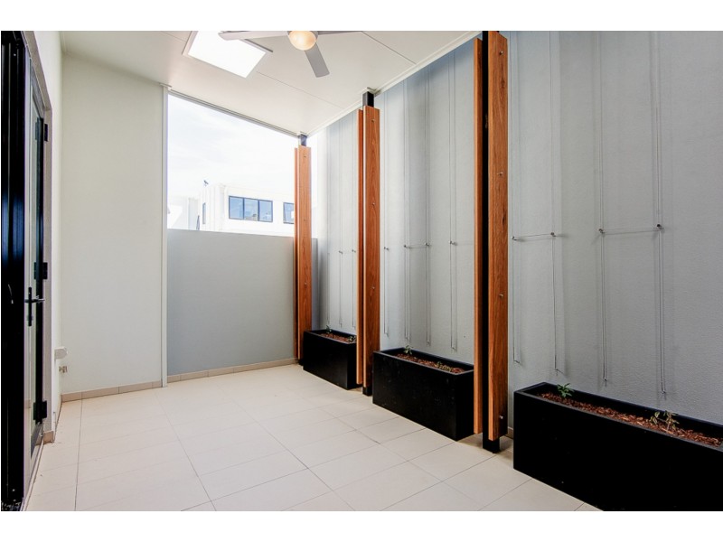 6 Capri Court, Hope Island QLD 4212