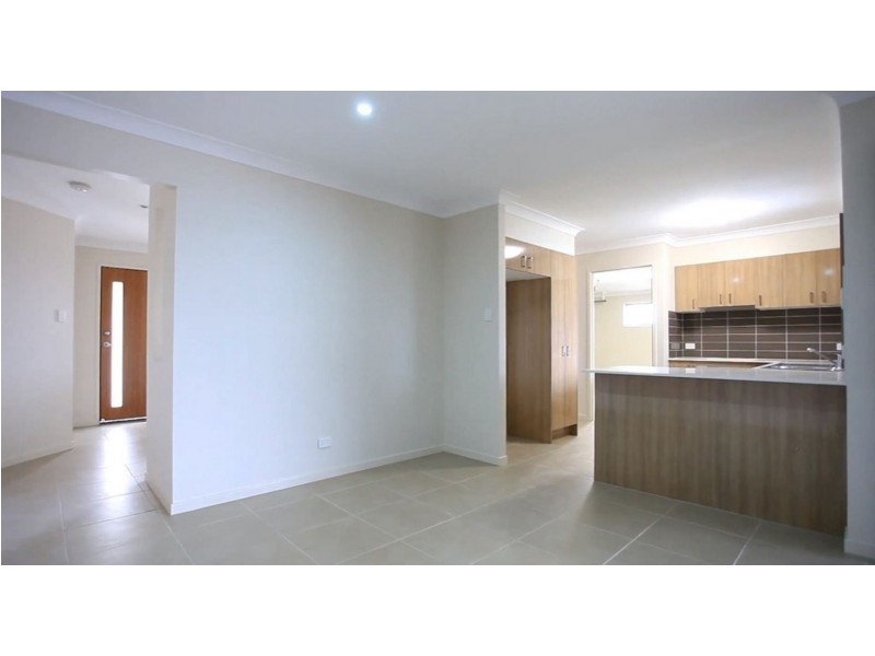 12 Sapphire Place, Pimpama QLD 4209