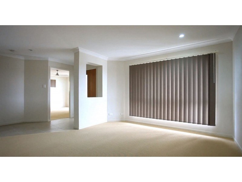 12 Sapphire Place, Pimpama QLD 4209