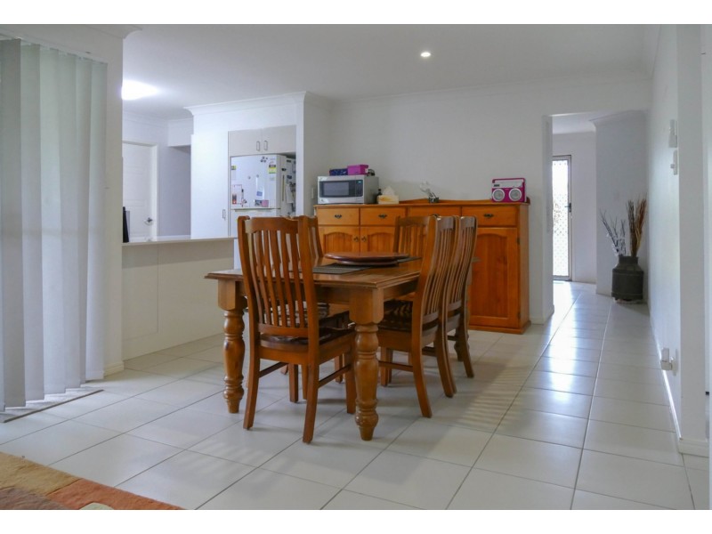 8 Joanne Court, Gleneagle QLD 4285