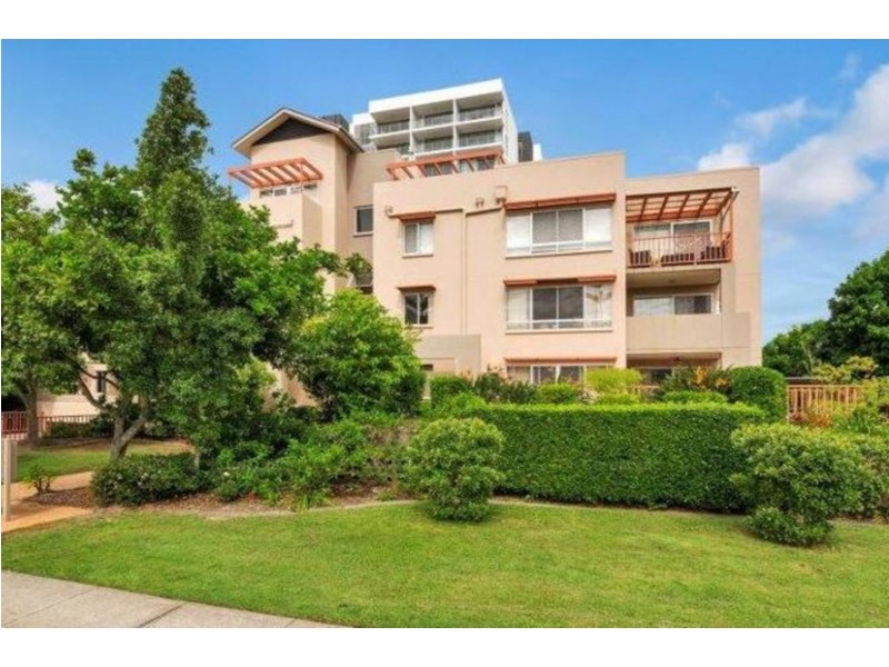 5/18 Parker Street, Labrador QLD 4215