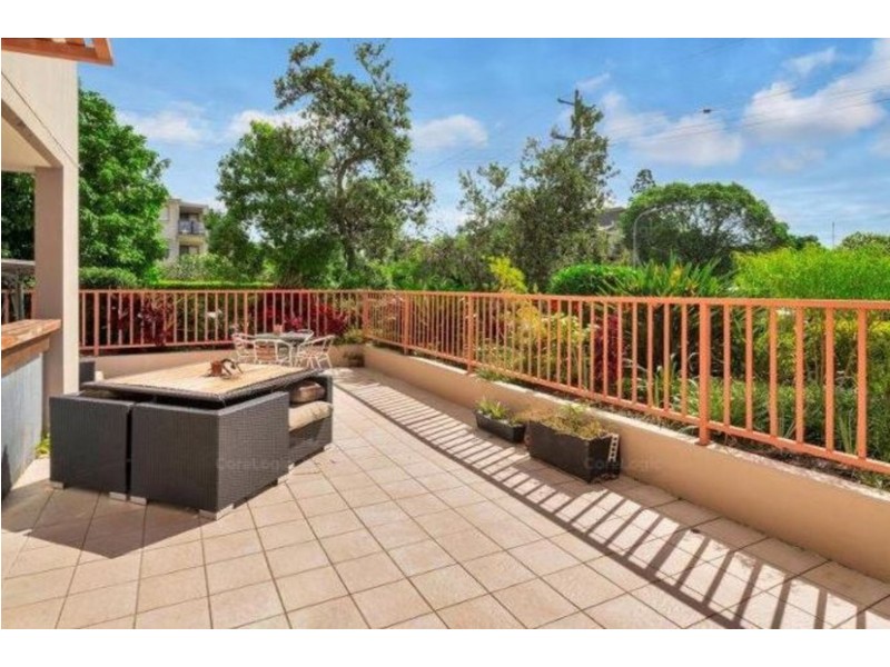 5/18 Parker Street, Labrador QLD 4215