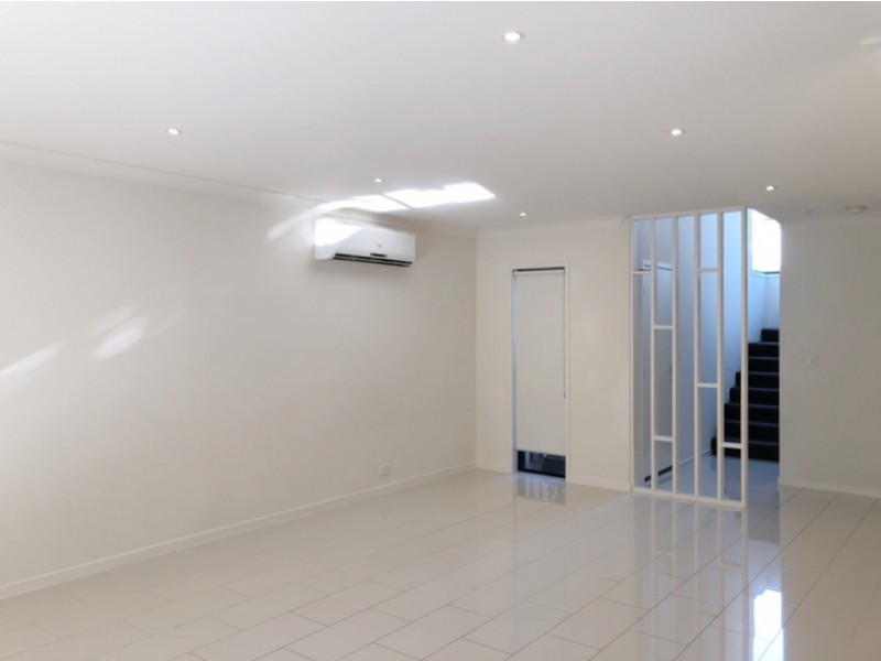 77/1 Norris Street, Pacific Pines QLD 4211