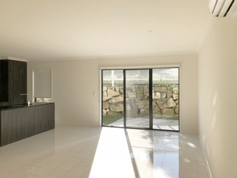 77/1 Norris Street, Pacific Pines QLD 4211