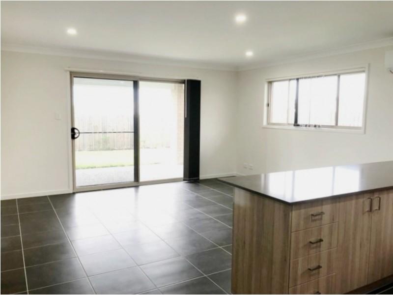 30 Woodrose Circuit, Pimpama QLD 4209