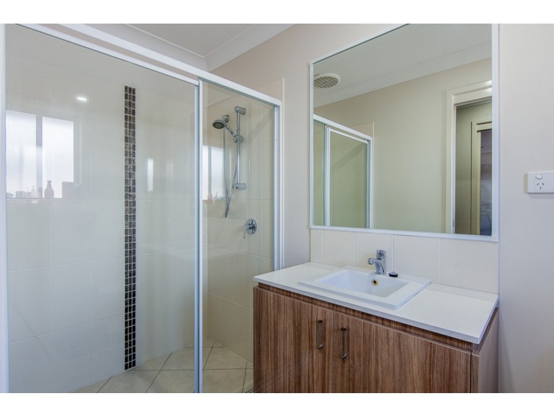 21 Geoffrey Miller Avenue, Pimpama QLD 4209