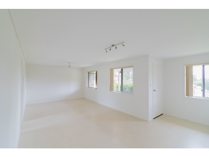 40 Bloodwood Crescent, Molendinar QLD 4214