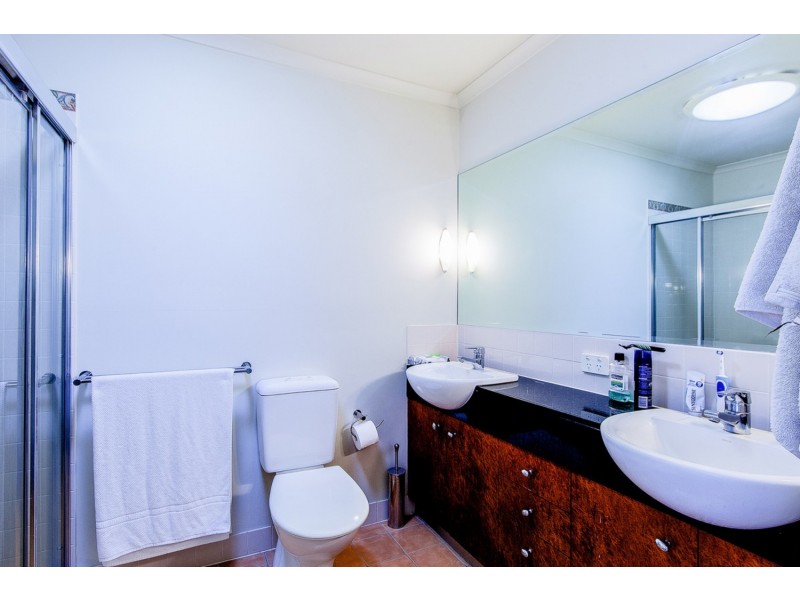 8866 Magnolia Drive East, Hope Island QLD 4212