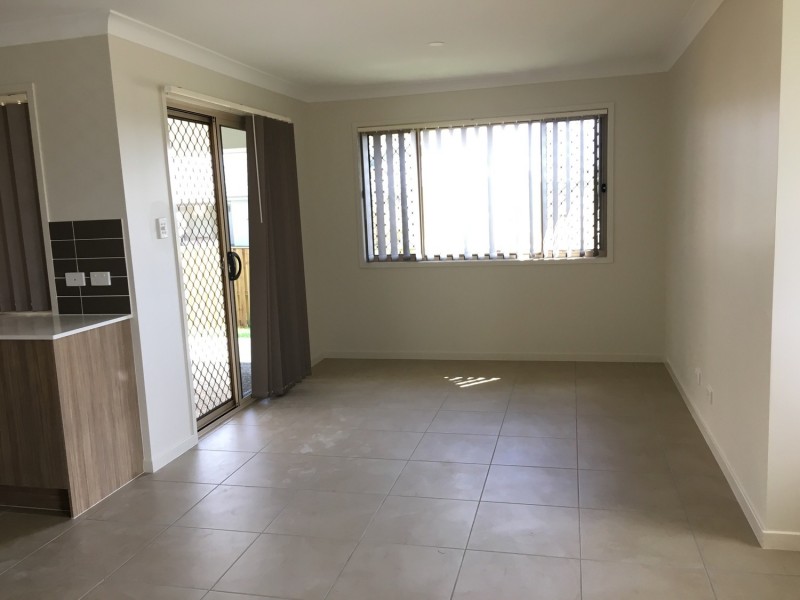 32 Fountain Street, Pimpama QLD 4209