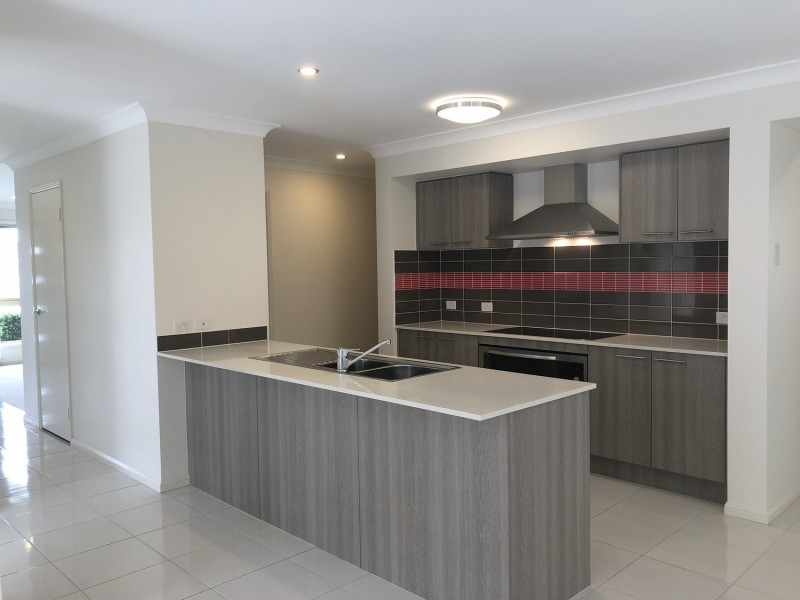13 Sunrise Crescent, Merrimac QLD 4226