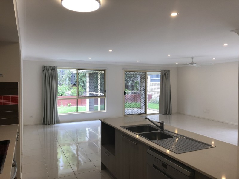 13 Sunrise Crescent, Merrimac QLD 4226