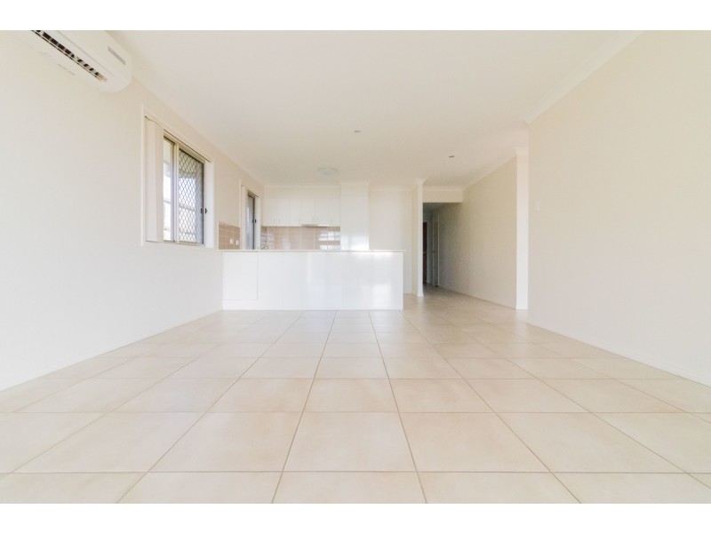 10 Sapphire Place, Pimpama QLD 4209